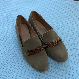 Violet & Red Simone Green Suede Loafers with Chain Detail Size 8.5